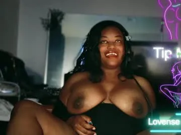 emma_curvy1 – webcam model profile photo Image 2