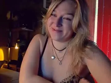 Ninjainia – webcam model profile photo Image 10