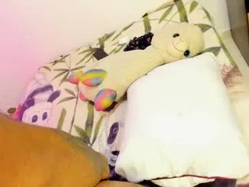 VickyPlush – webcam model profile photo Image 4