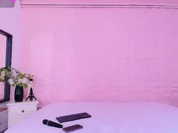 lustyaura – webcam model profile photo Image 15