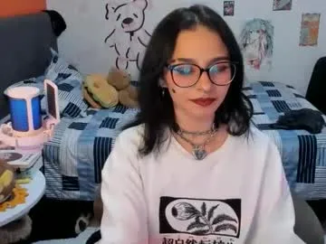 SaraLevin – webcam model profile photo Image 10