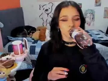 SaraLevin – webcam model profile photo Image 14