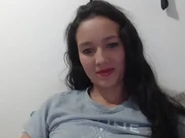 elannand – webcam model profile photo Image 2
