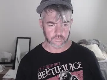 emilyy_bank – webcam model profile photo Image 2