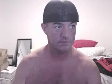 emilyy_bank – webcam model profile photo Image 7