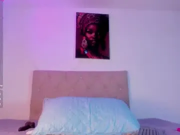 uwuxo – webcam model profile photo Image 3