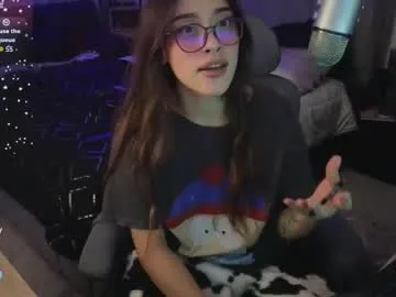 Ninjainia – webcam model profile photo Image 12