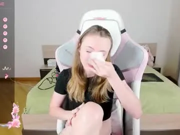 bright_diamonds_054 – webcam model profile photo Image 10