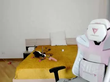 bright_diamonds_054 – webcam model profile photo Image 12