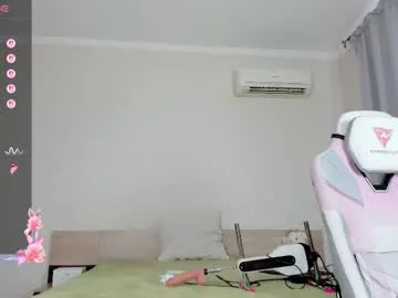 bright_diamonds_054 – webcam model profile photo Image 6