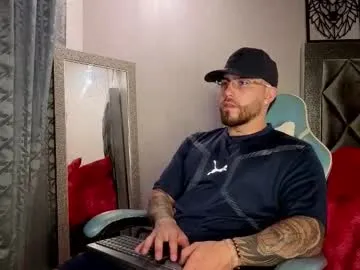 OrlaOnline – webcam model profile photo Image 4