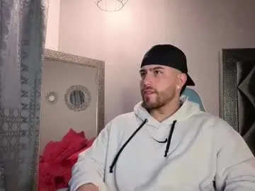 OrlaOnline – webcam model profile photo Image 6