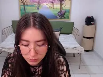 informal_ – webcam model profile photo Image 15