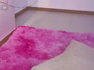 nurific – webcam model profile photo Image 18