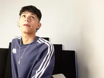 xmonstrouscockivy – webcam model profile photo Image 14