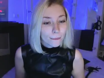 alexa_novak Image 13