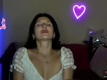 alianna_solo_kiss Image 11
