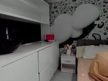 regina_noctixx – webcam model profile photo Image 16