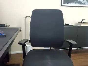 OrlaOnline – webcam model profile photo Image 7