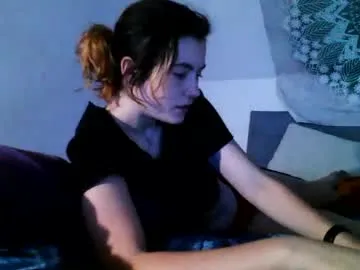 little_effy18_ – webcam model profile photo Image 2