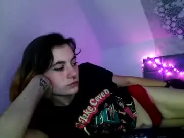 little_effy18_ – webcam model profile photo Image 4