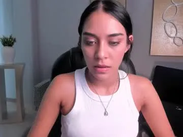 nooniemoon – webcam model profile photo Image 17