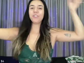 amberdeltoro – webcam model profile photo