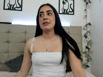 lustyaura – webcam model profile photo Image 12
