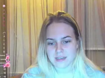 bestblondiiecb – webcam model profile photo Image 9