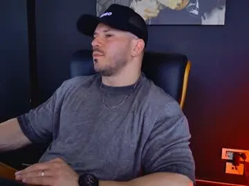 informal_ – webcam model profile photo Image 2