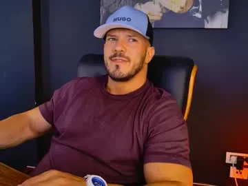 informal_ – webcam model profile photo Image 8