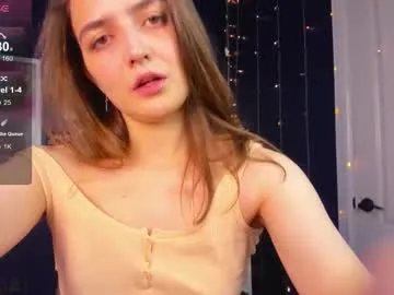 naive_love – webcam model profile photo Image 9