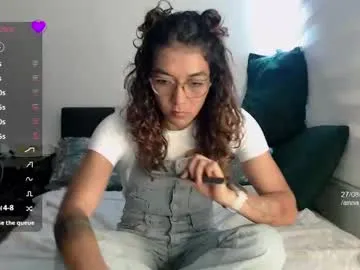 informal_ – webcam model profile photo Image 10