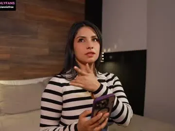 _sirine_ – webcam model profile photo Image 12