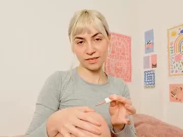 lemonnata – webcam model profile photo Image 14