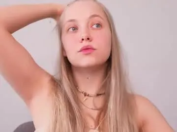 sladkoezka – webcam model profile photo Image 15