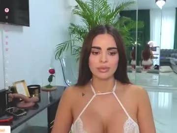 evelisse – webcam model profile photo Image 16