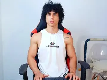 mazzanti_ – webcam model profile photo Image 3
