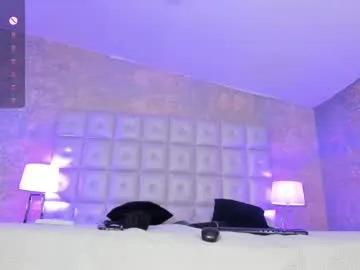 queeneliaa_ – webcam model profile photo Image 4