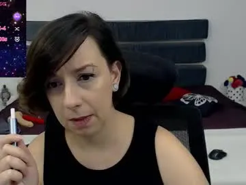nooniemoon – webcam model profile photo Image 4