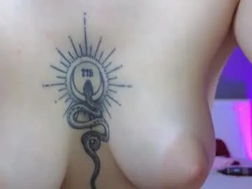 sensualhallie – webcam model profile photo Image 5