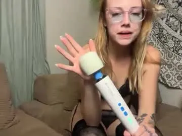 ava_delightt – webcam model profile photo Image 2