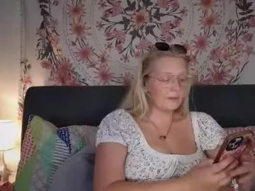 GemmaBrooks – webcam model profile photo Image 8