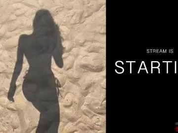 carinfox – webcam model profile photo Image 12