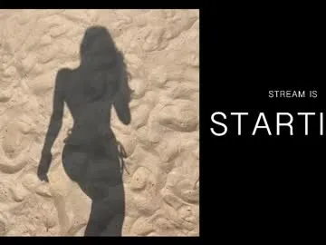 carinfox – webcam model profile photo Image 14