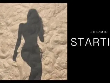 carinfox – webcam model profile photo Image 15