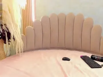 blessme_g – webcam model profile photo Image 6