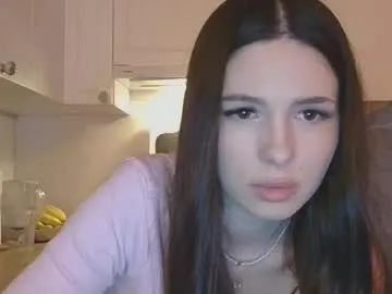 bella_adison – webcam model profile photo