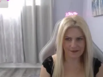 blush_lover – webcam model profile photo Image 14