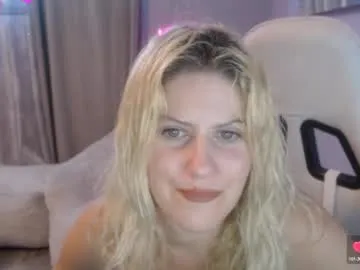 blush_lover – webcam model profile photo Image 9